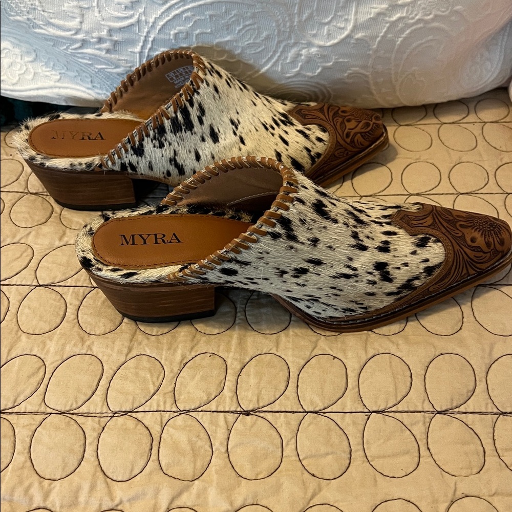 Myra cowhide mules. - Picture 3 of 7
